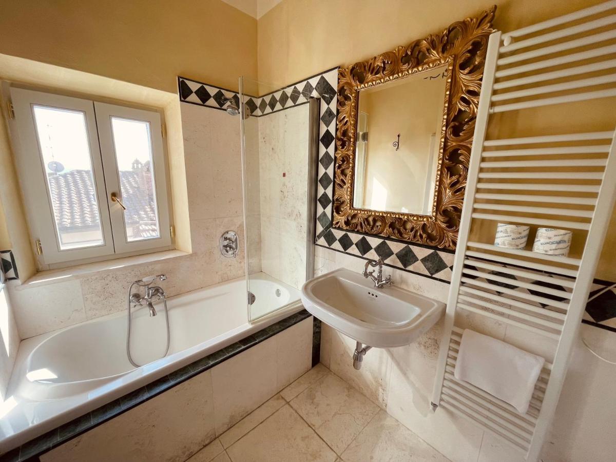Palazzo Barbini Dimora Storica Aparthotel Кастильоне дел Лаго Екстериор снимка